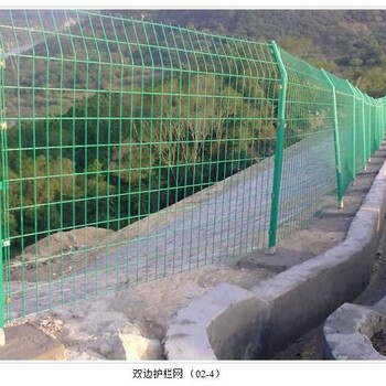 武汉公路隔离栅供应公路护栏网电焊网隔离栅量大优惠