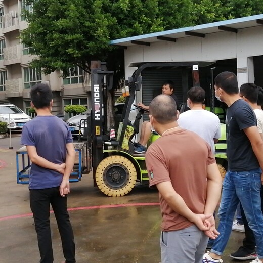 叉车模拟培训、广州安全叉车培训、广州叉车培训考证