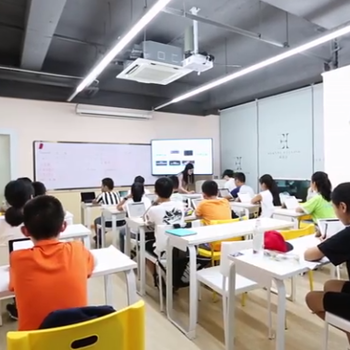 河南信阳线上教学系统，智易答Ai线上直播课让学生在家学习老师线上直播教学