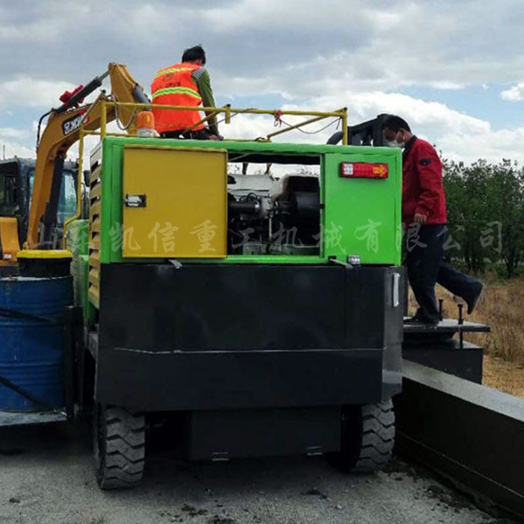 履带滑膜机路肩墙成型机水沟一次成型机器公路路缘石滑模机