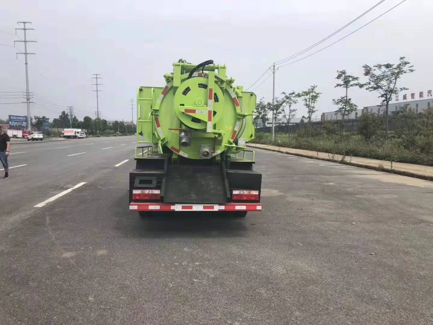 吉力清洗吸污车