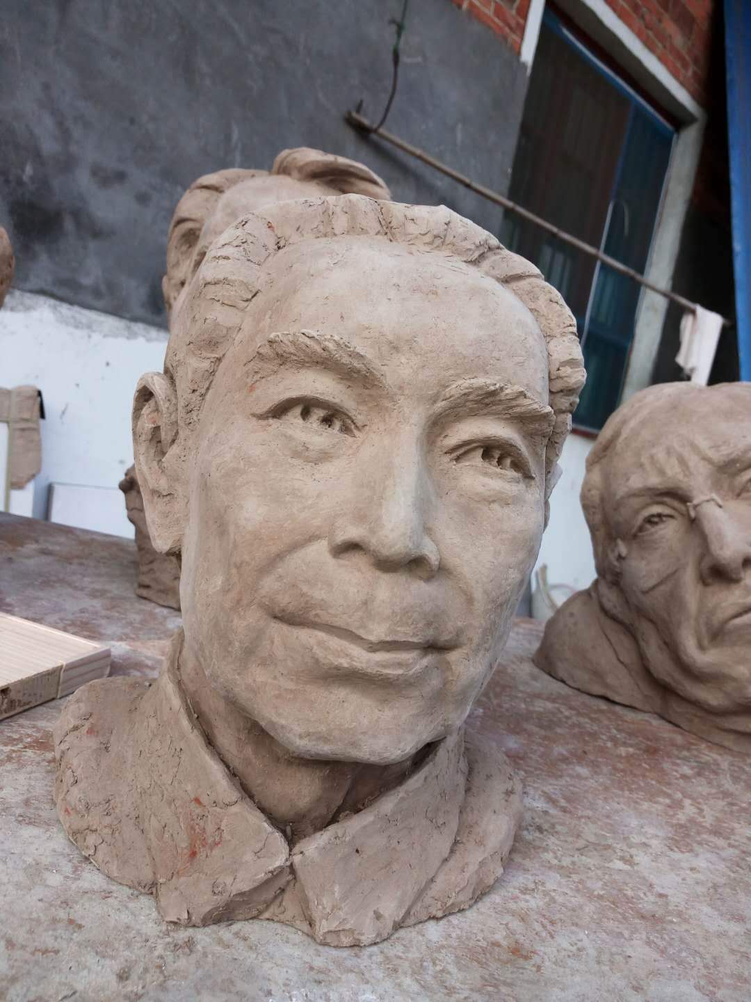 上海仿铜玻璃钢人物雕塑校园园林景观雕塑