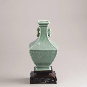 豆青釉方瓶上門(mén)交易價(jià)格與價(jià)值