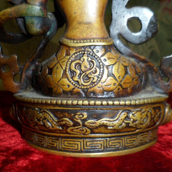 古代銅佛像拍賣現(xiàn)如今價格