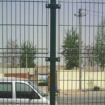 双边丝护栏网圈山圈地铁丝网焊接金属网片绿色铁丝网围栏