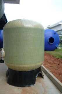 供应8吨大流量玻璃钢过滤器石英砂活性炭玻璃钢罐软水器图片4