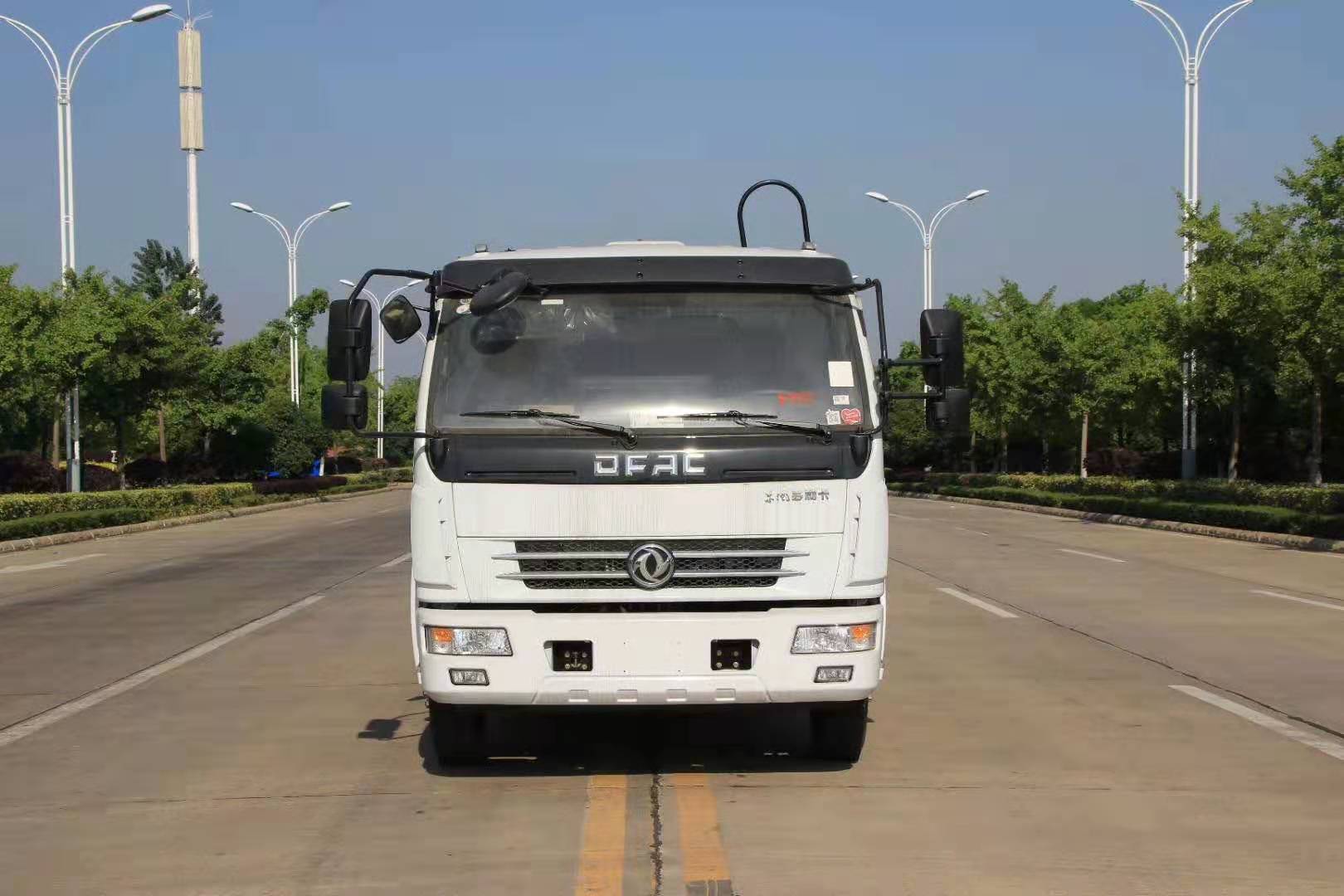 国六压缩式垃圾清运车垃圾运输车