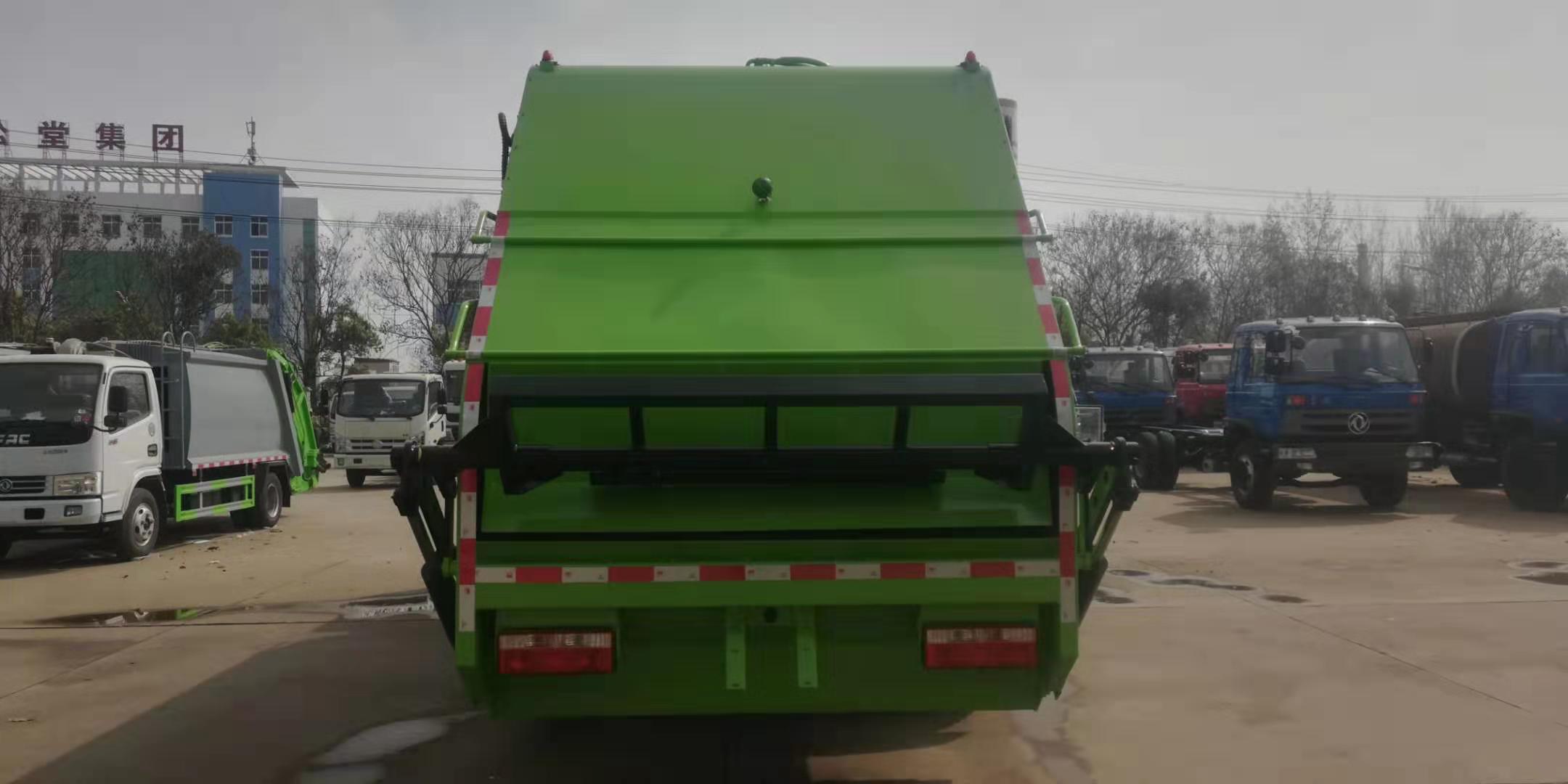 国六压缩式垃圾车配置环卫设备厂家