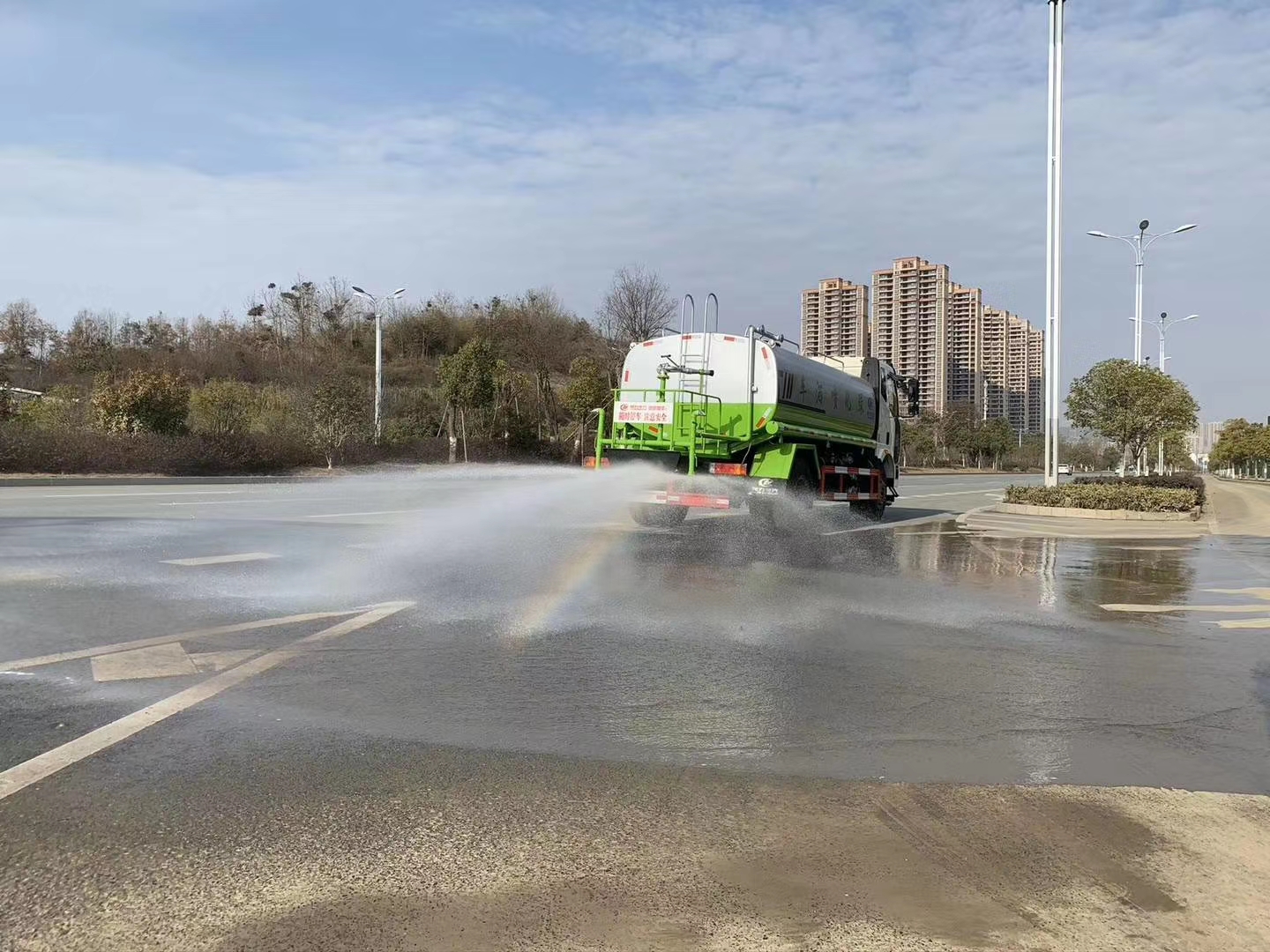 革吉县国六绿化喷洒车