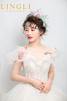 孝感學(xué)化妝玲麗教育培訓(xùn)學(xué)校