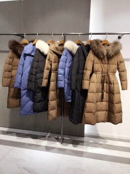 品牌折扣一手貨品現(xiàn)貨深圳品牌莉聲羽絨服強勢發(fā)售全網(wǎng)