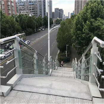 桥梁公路防撞护栏价格表高速公路防撞护栏多少钱/报