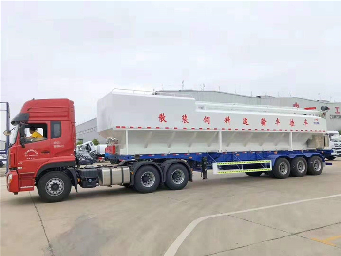 三轮饲料撒料车