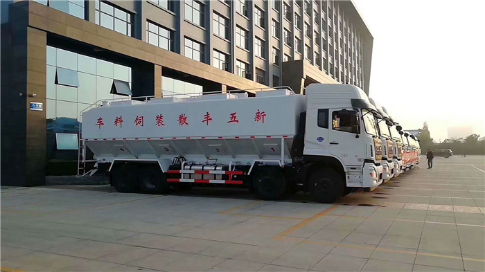 陕汽轩德15吨散装饲料运输车