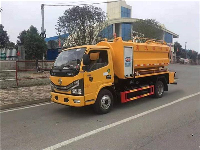 新泰吸粪车