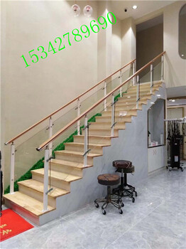 阁楼客厅楼梯装修效果图小户型阁楼客厅楼梯扶手设计图片