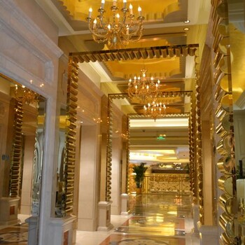 重庆希尔顿酒店不锈钢异型天花装饰效果图
