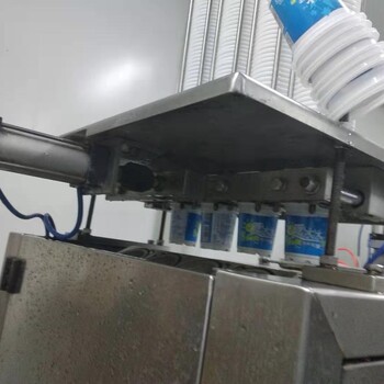 全自动连续灌装豆浆杯气调保鲜包装机