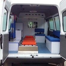 福特新世代V348短轴救护车