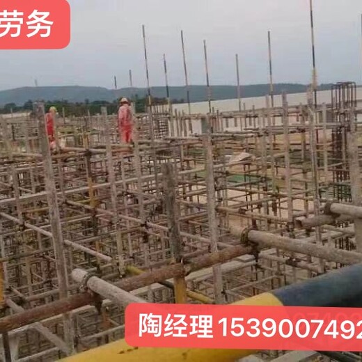 广东云浮出国劳务一手项目急招水电工周期短年薪50万