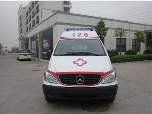 上海静安无创呼吸机救护车出租上海静安救护车出租公司