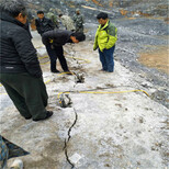 天津开发区基坑岩石风镐打的慢用什么机器采石岩石爆破设备图片2