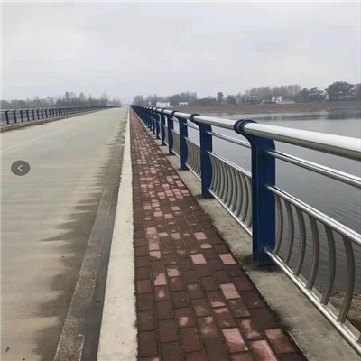 伊犁哈萨克桥梁防撞护栏定制