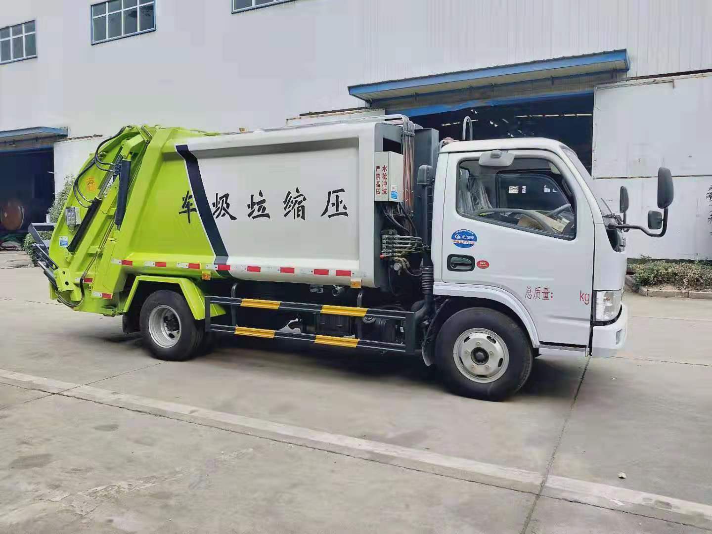 五环多利卡垃圾车