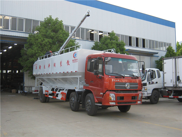 轻量化半挂饲料车