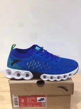 运动鞋服尾货批发图片