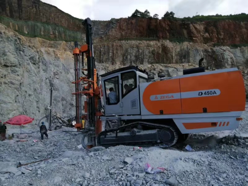 宜州贺州大理石矿山开采、广西钻科钻孔劈裂一体机