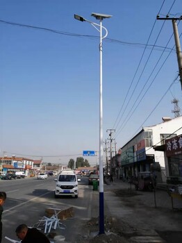 批發(fā)6米8米太陽(yáng)能led路燈新農(nóng)村建設(shè)鄉(xiāng)村道路公路海螺臂單臂路燈