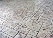 驻马店平舆彩色陶瓷颗粒防滑路面胶粘石透水混凝土压花地坪施工队