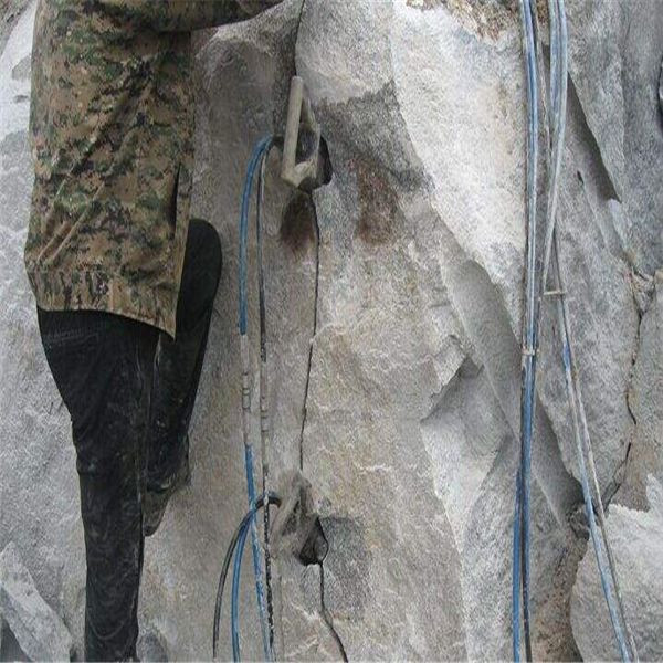 和田地区孤石风化岩破碎不让放炮怎么提率