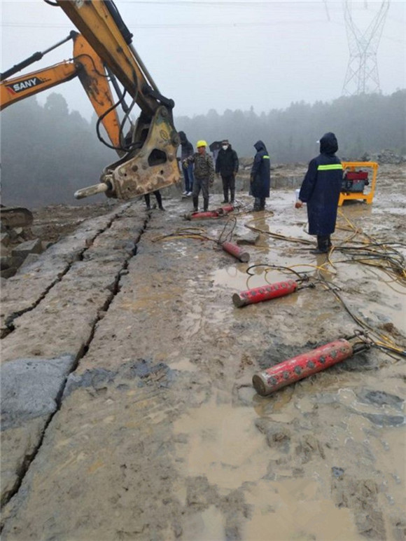 池州劈裂机裂石柱裂石无声