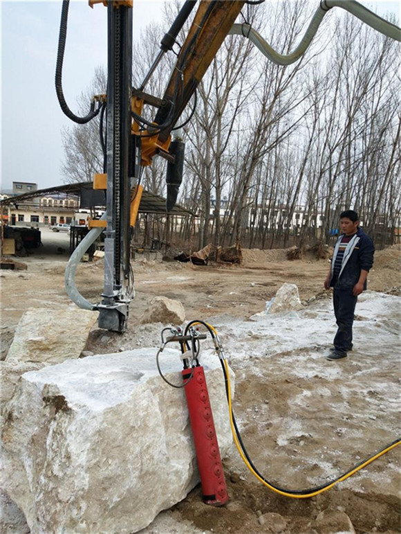 甘肅錳礦開采免放炮用液壓破石機(jī)