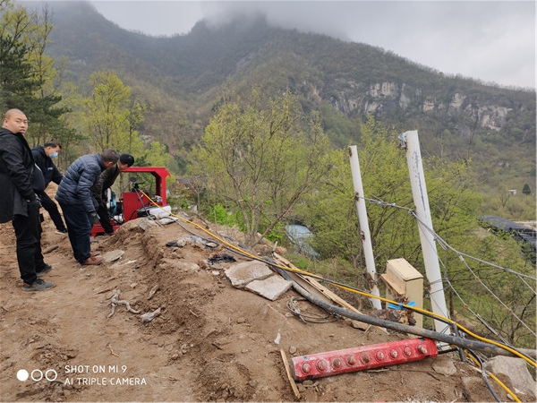 张北液压岩石劈裂器工作图片