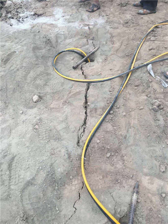 吉林建設(shè)水壩巖石破裂用液壓裂石機(jī)