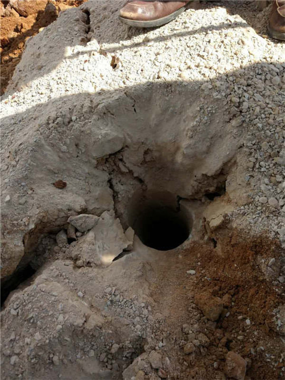 廣東修路石頭破碎用巖石撐石機(jī)