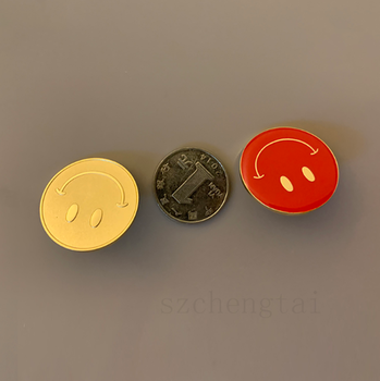 深圳笑臉徽章制作，圓形笑臉徽章，胸章制作廠
