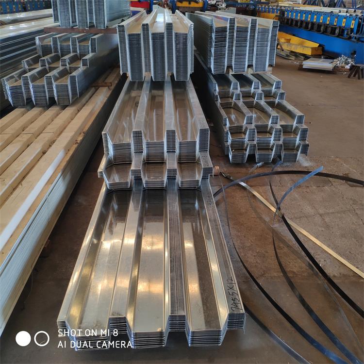 伊犁哈萨克锌铝镁压型钢板YX25-210-1050型实体工厂
