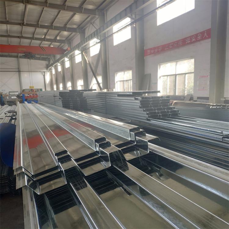 延边YX28-150-750型铝镁锰屋面板配送到厂