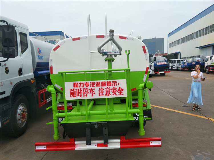 聊城高唐12方路面養(yǎng)護(hù)灑水車廠家