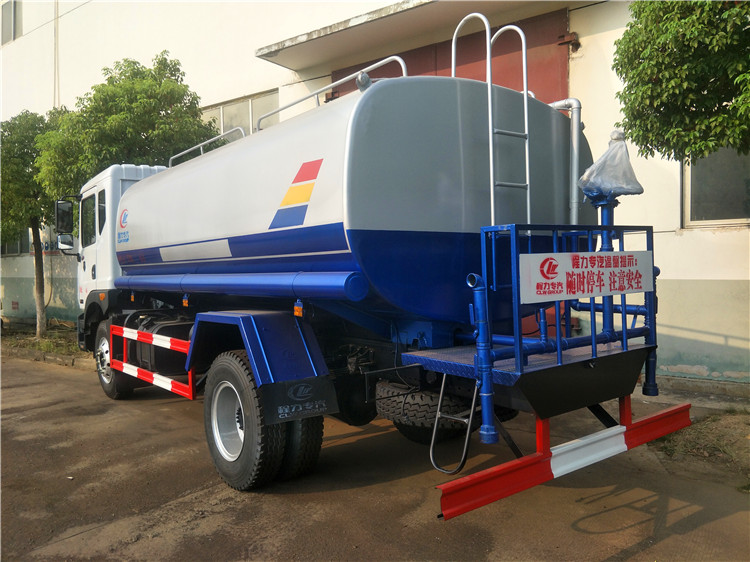 東營東營區(qū)10T灑水車 廠家批發(fā)