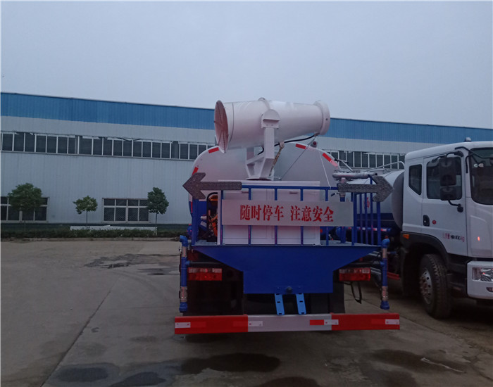 山东潍坊12吨洒水车程力驻山东办事处