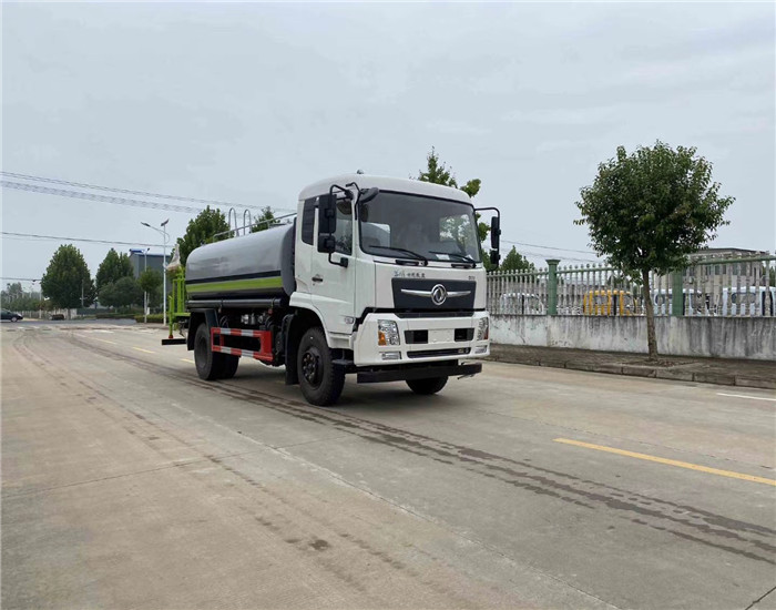 江蘇無(wú)錫12噸灑水車包上牌