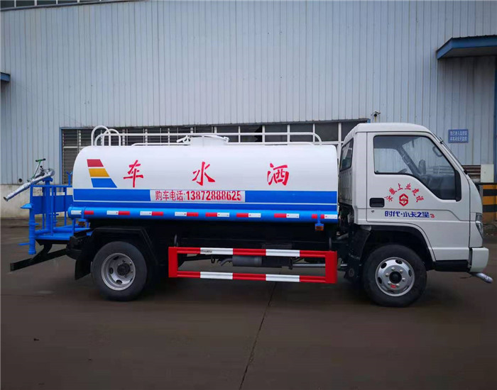 山東威海12噸霧炮灑水車現(xiàn)貨出售