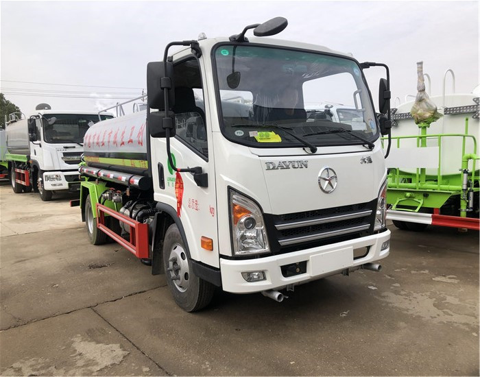 山東聊城12噸灑水車(chē)點(diǎn)