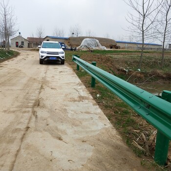 防撞護欄不銹鋼復合管護欄,不銹鋼復合管欄桿,景觀護欄,道路護欄,