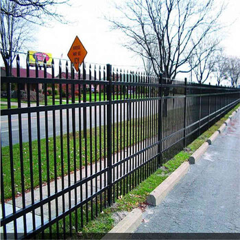 学校外围分隔栅栏围墙样式汕尾校区防进出护栏